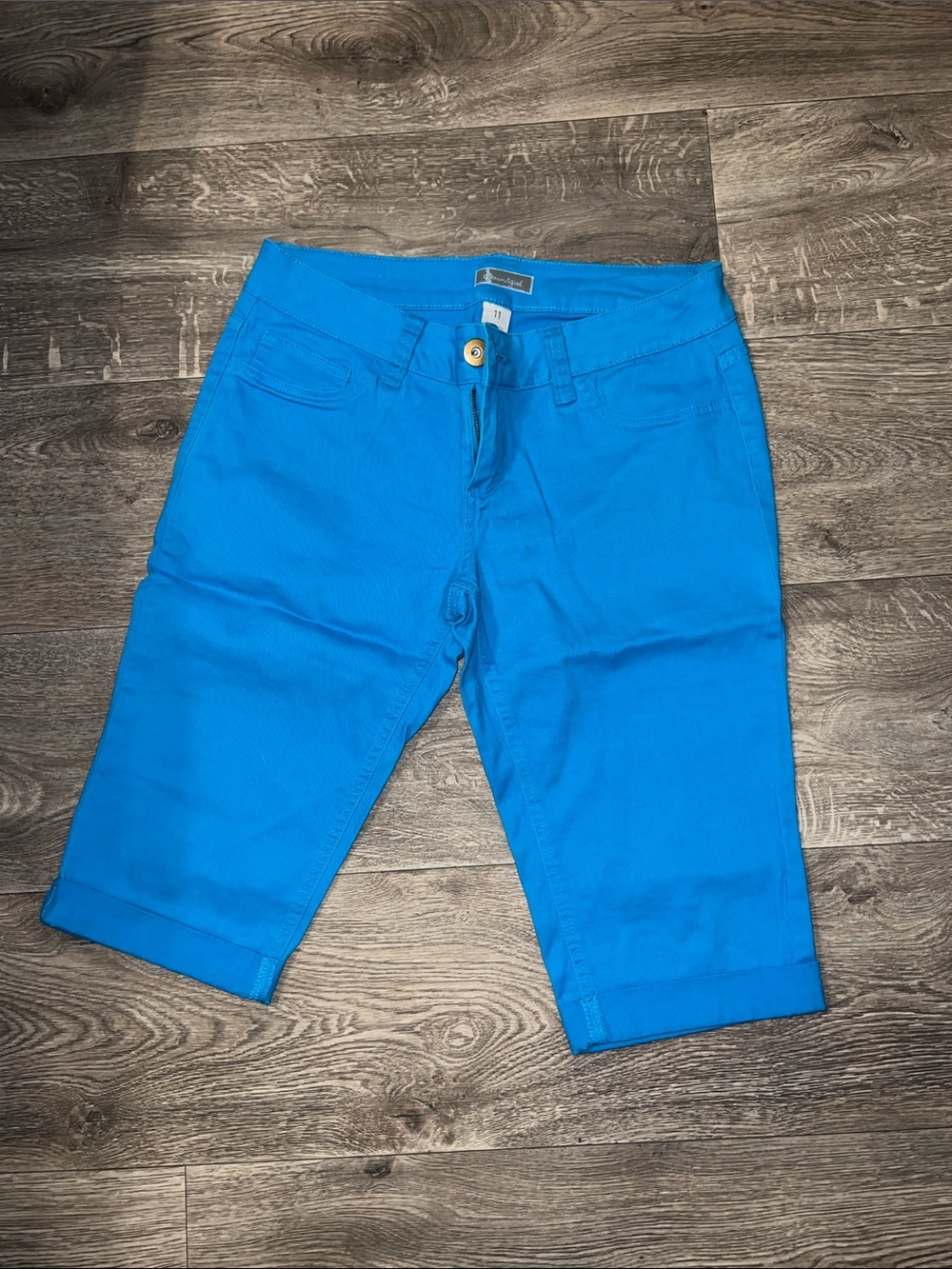 Southern Girl Fashion Electric Blue Cropped Capri Jeans